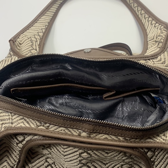 Vera Wang Simply Vera Hobo Shoulder Bag Purse - Picture 7 of 10